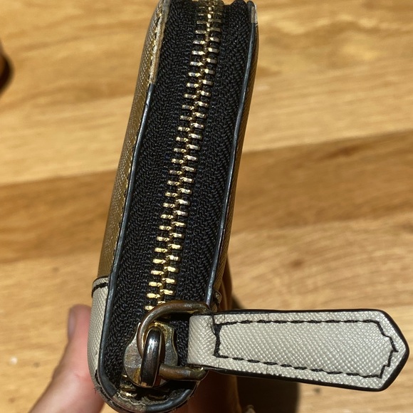 Marc by Marc Jacobs Zip Around Wallet - Picture 4 of 5